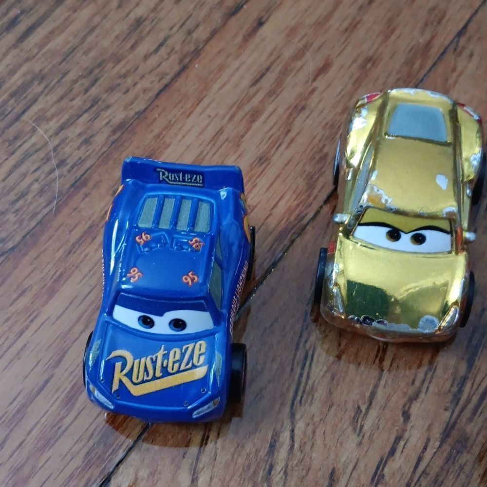 DISNEY Cars Mini  - Picture 2 of 3
